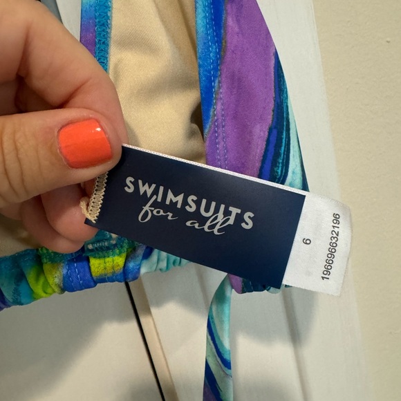 Two NWT bikini tops - size 6 - Picture 7 of 8